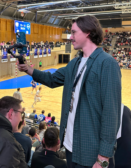 Romain Gayraud - Social media manager - Community manager